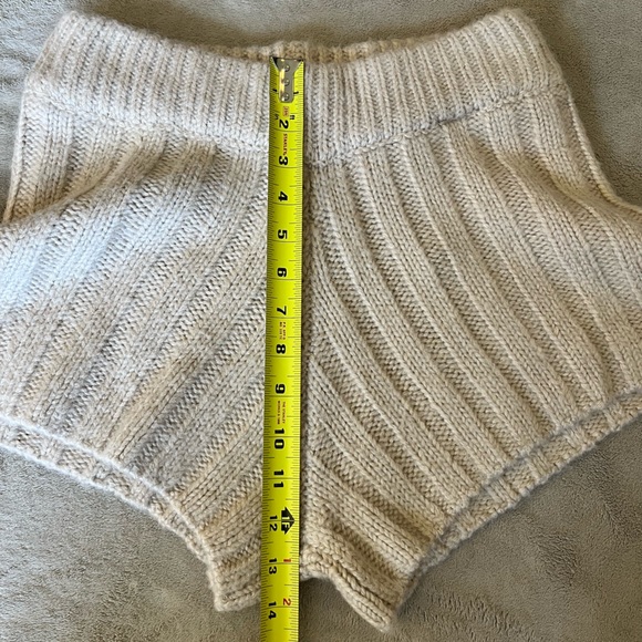 BLANK NYC Ribbed Knit Shorts - Picture 10 of 11